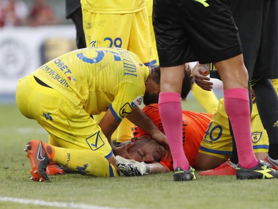Stefano Sorrentino, qui a été blessé lors d'un choc avec CR7, n'est pas rancunier © KEYSTONE/AP/ANTONIO CALANNI