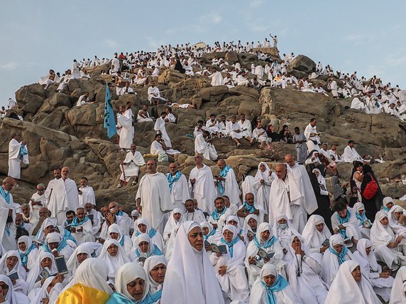 Pèlerins sur le Mont Arafat © KEYSTONE/EPA/MOHAMMED SABER