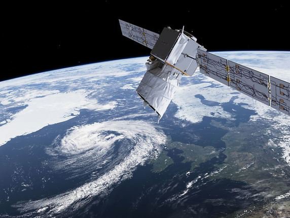 Le satellite Aeolus fournira des données plus précises sur les vents qui permettront d'affiner notamment les prévisions météorologiques. © KEYSTONE/AP ESA/ATG medialab