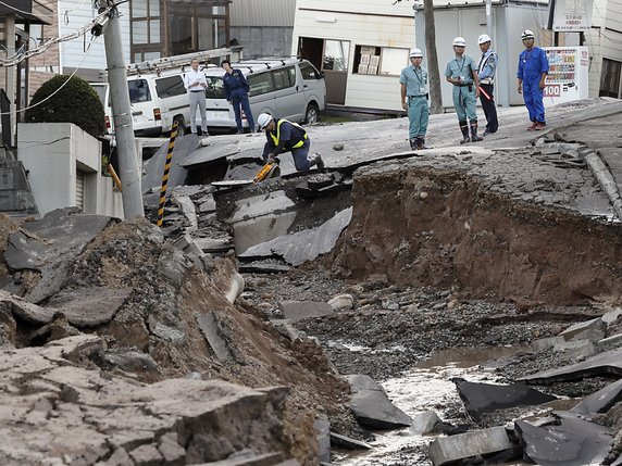De nombreuses infrastructures ont été détruites sur l'île d'Hokkaido. © KEYSTONE/EPA/KIMIMASA MAYAMA