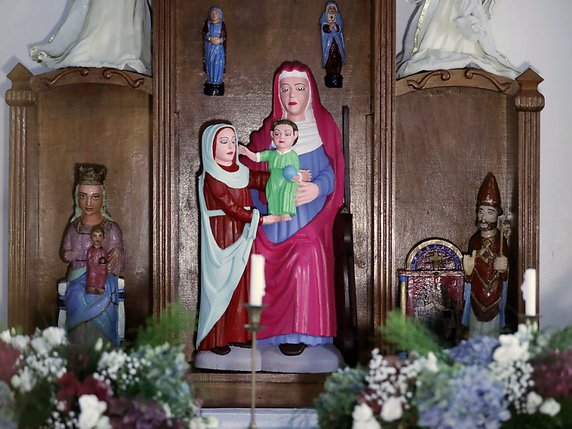 La restauration de la statue de la Vierge à El Ranadoiro provoque l'hilarité sur les réseaux sociaux. © KEYSTONE/EPA EFE/J.L.CEREIJIDO
