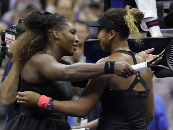 Serena Williams et Naomi Osaka: la gagnante n'était pas celle que l'on attendait. © KEYSTONE/AP/JULIO CORTEZ