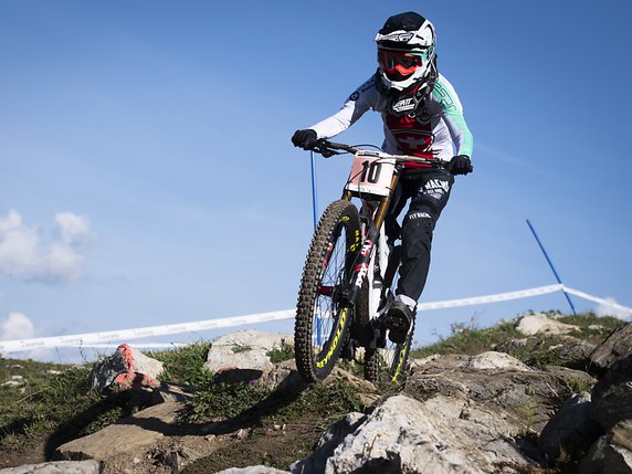 Emilie Siegenthaler of Switzerland in action during the official Downhill training at the UCI mountain bike world championships, on Thurday, September 56 2018, in Lenzerheide, Switzerland. The World Championships will take place from September 5 till 9. (KEYSTONE/Gian Ehrenzeller) © KEYSTONE/GIAN EHRENZELLER