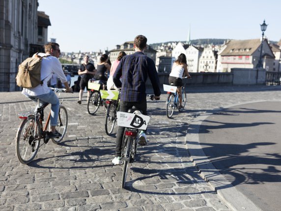 Environ 8% des Suisses sont des cyclistes réguliers. Au Danemark, c'est près de trois plus et aux Pays-Bas quatre fois plus. © KEYSTONE/GAETAN BALLY