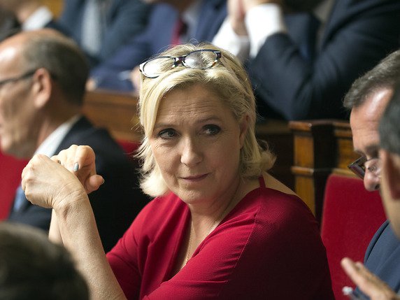 Les juges soupçonnent le parti de Marine Le Pen d'avoir organisé un système de détournement des fonds européens réservés à l'emploi d'assistants parlementaires pour faire des économies. © KEYSTONE/AP/MICHEL EULER