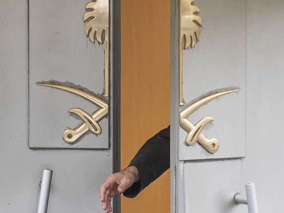 Le journaliste saoudien Jamal Khashoggi n'a plus été vu vivant depuis qu'il est entré dans le consulat de son pays à Istanbul le 2 octobre (image symbolique). © KEYSTONE/EPA/SEDAT SUNA