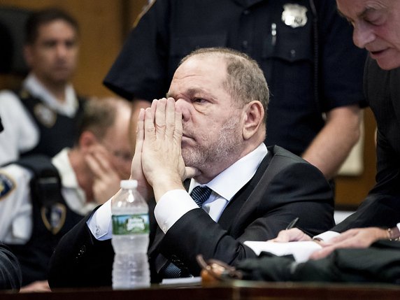 Cinq chefs d'accusation sont encore à charge d'Harvey Weinstein (archives). © KEYSTONE/EPA NEW YORK POST POOL/STEVEN HIRSCH / POOL