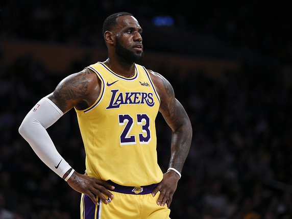 Premier match, première défaite pour LeBron James avec les Los Angeles Lakers. © KEYSTONE/FR170752 AP/KELVIN KUO