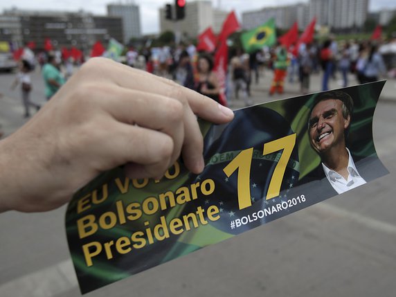Le candidat de l'extrême-droite à l'élection présidentielle au Brésil Jair Bolsonaro veut assouplir la législation sur le port d'arme. © KEYSTONE/AP/ERALDO PERES