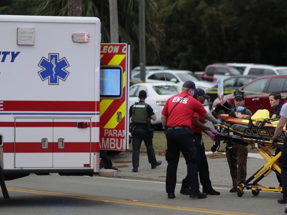 Une des victimes de la fusillade de Tallahassee est morte durant le transport vers l'hôpital. © KEYSTONE/AP Tallahassee Democrat/TORI SCHNEIDER