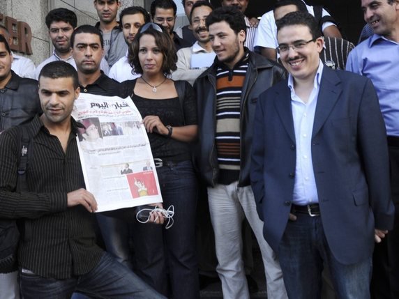 Le patron de presse marocain Taoufik Bouachrine (d) a été condamné à 12 ans de prison ferme. © KEYSTONE/EPA/KARIM SELMAOUI