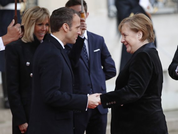 La chancelière allemande Angela Merkel à son arrivée à l'Elysée. © KEYSTONE/AP/CHRISTOPHE ENA