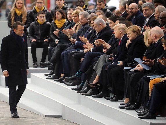 Le président Emmanuel Macron devant ses invités. © KEYSTONE/EPA AFP POOL/LUDOVIC MARIN / POOL