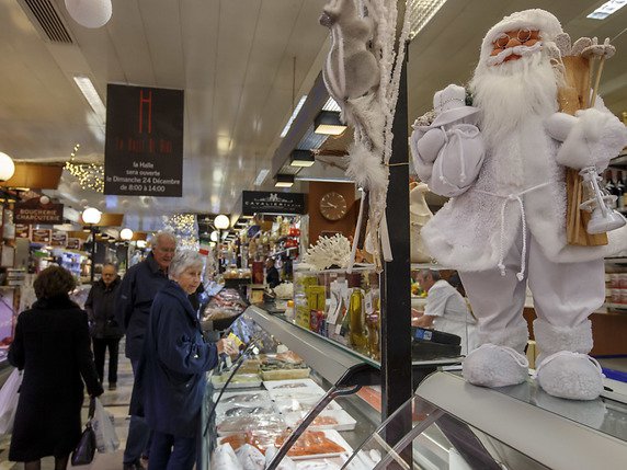 Les commerces ont déjà pour la plupart installé leurs décorations de Noël (Archives). © KEYSTONE/SALVATORE DI NOLFI