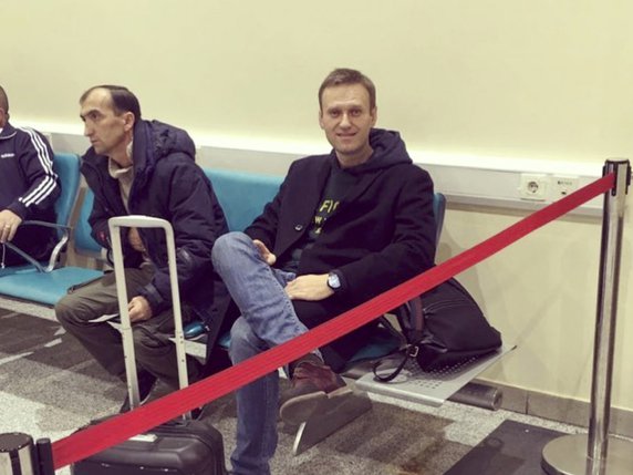 L'opposant russe Alexeï Navalny, ici à l'aéroport Domodedovo de Moscou, a été empêché de quitter la Russie pour Strasbourg. © KEYSTONE/AP Anti-corruption Foundation Press Service