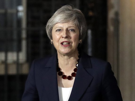 La première ministre britannique Theresa May a fait une courte déclaration après la très longue réunion avec ses ministres à Londres. © Keystone/AP/MATT DUNHAM