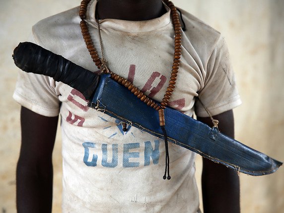 Les combats ont opposé jeudi des milices antibalaka, autoproclamés d'autodéfense, à des combattants du groupe armé Union pour la paix en Centrafrique (UPC), dans la ville d'Alindao (centre) (archives). © KEYSTONE/AP/JEROME DELAY