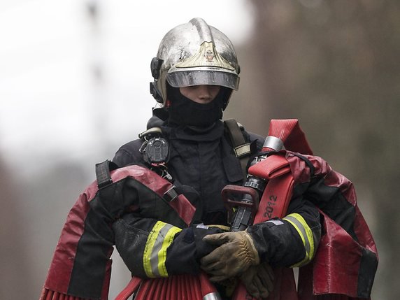 Une quarantaine de pompiers ont été mobilisés pour maîtriser un incendie dans la localité française de Montceau-les-Mines (archives). © KEYSTONE/EPA/ETIENNE LAURENT