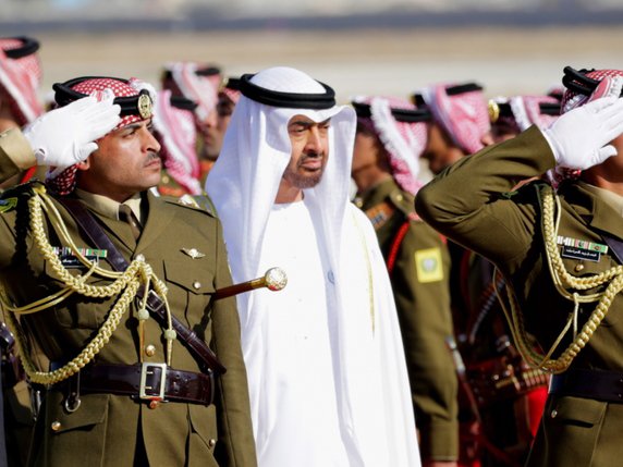 Mohamed bin Zayed al-Nahyan, 57 ans, est le régent de fait des Emirats arabes unis. Il est aussi le commandant suprême de leurs forces armées, engagées au côté de celles de Ryad dans la guerre contre les rebelles houtis du Yémen soutenus par l'Iran (archives). © KEYSTONE/EPA/ANDRE PAIN