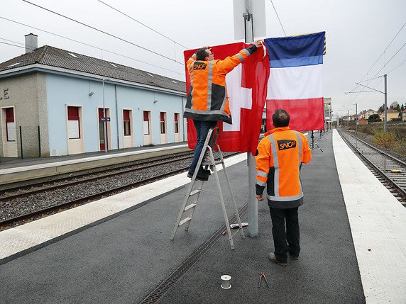 L'inauguration de la liaison constitue un nouveau trait d'union entre la France et la Suisse. © KEYSTONE/BIST/ROGER MEIER