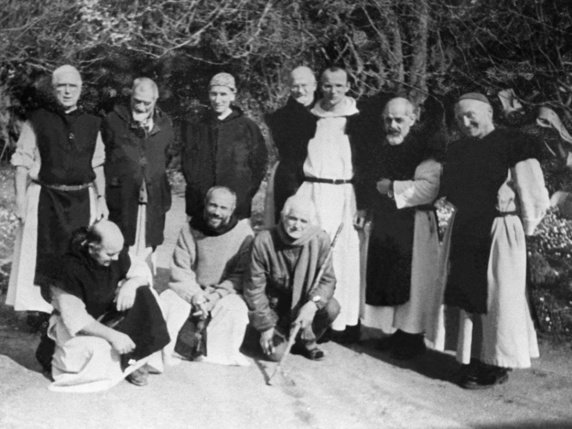 Les moines trappistes de Tibéhirine, enlevés en 1996 et dont seules les têtes furent retrouvées, ont été béatifiés samedi en Algérie. Un assassinat dont les circonstances exactes restent toujours mystérieuses (archives). © Keystone/EPA AFPI FILES/-