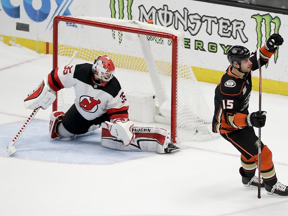 Ryan Getzlaf et Anaheim ont fini par venir à bout des Devils © KEYSTONE/AP/CHRIS CARLSON