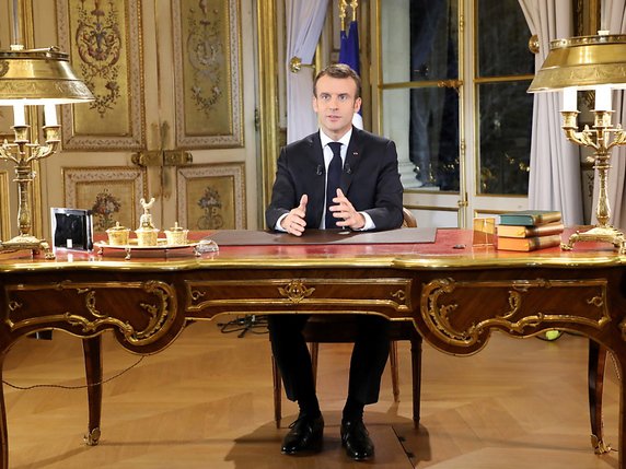 Les concessions du président français n'ont pas entièrement convaincu les "gilets jaunes" (archives). © Keystone/EPA/LUDOVIC MARIN / POOL