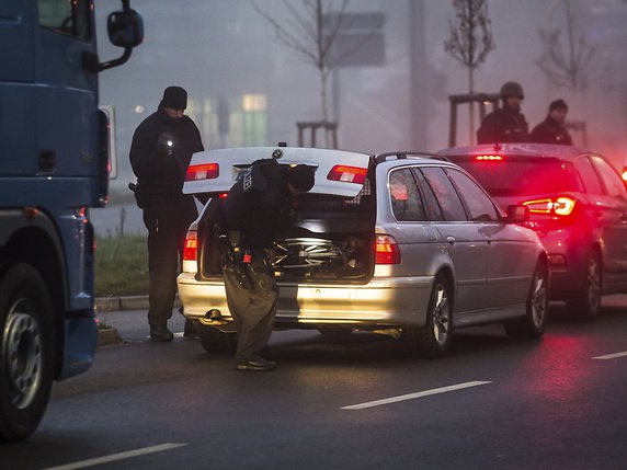 Les contrôles ont été renforcés à la frontière entre l'Allemagne et la France après l'attentat survenu à Strasbourg mardi soir. © Keystone/AP/Christoph Schmidt