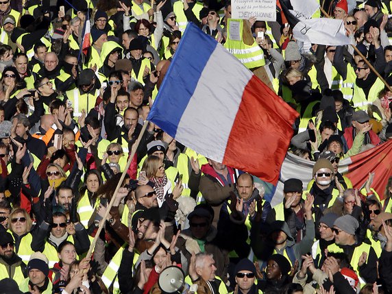 Plus de 33'000 manifestants se sont mobilisés dans toute la France, ici à Marseille. © KEYSTONE/AP/CLAUDE PARIS