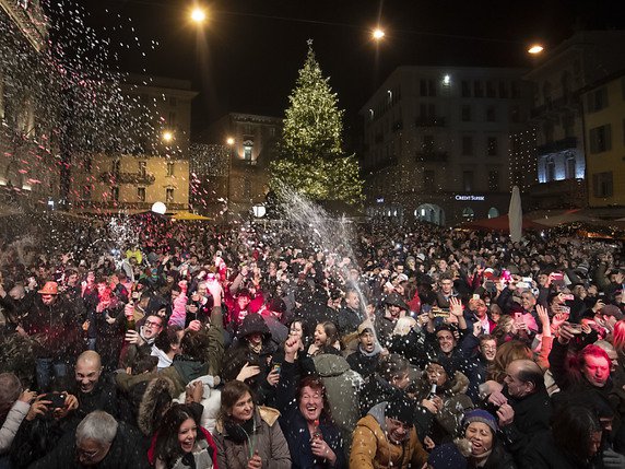Le centre de Lugano en fête pour l'An Neuf. © KEYSTONE/TI-PRESS/PABLO GIANINAZZI
