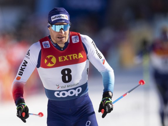 Dario Cologna manquera la montée de l'Alpe Cermis. © KEYSTONE/GIAN EHRENZELLER