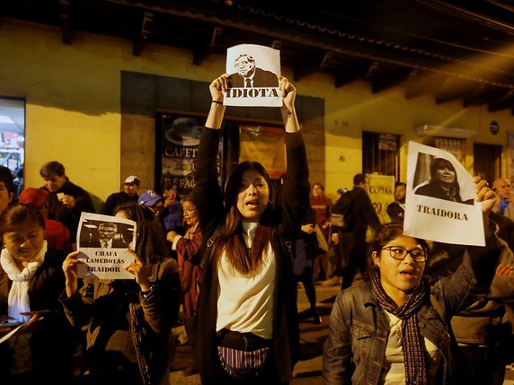 Des nouvelles manifestations contre la corruption sont prévues lundi au Guatemala (archives). © KEYSTONE/EPA EFE/ESTEBAN BIBA