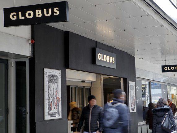 Globus a souffert des effets de la transformation de ses activités l'an dernier. Le groupe zurichois de grands magasins, propriété de Migros, a vu son chiffre d'affaires une nouvelle fois fléchir en 2018 (archives). © KEYSTONE/SALVATORE DI NOLFI