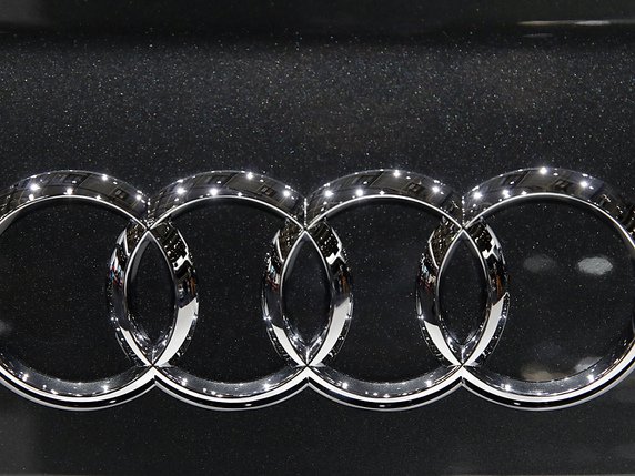 Quatre dirigeants du constructeur automobile Audi ont été inculpés jeudi dans le cadre de l'enquête tentaculaire sur les moteurs diesel truqués pour fausser leurs émissions polluantes (archives). © KEYSTONE/AP/CHRISTOPHE ENA