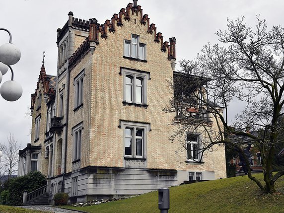 Les difficultés d'Urs Schwarzenbach ont commencé avec la perquisition en avril 2013 de la Villa Falkenstein, propriété du couple, par l'Administration fédéral des douanes (archives). © KEYSTONE/WALTER BIERI