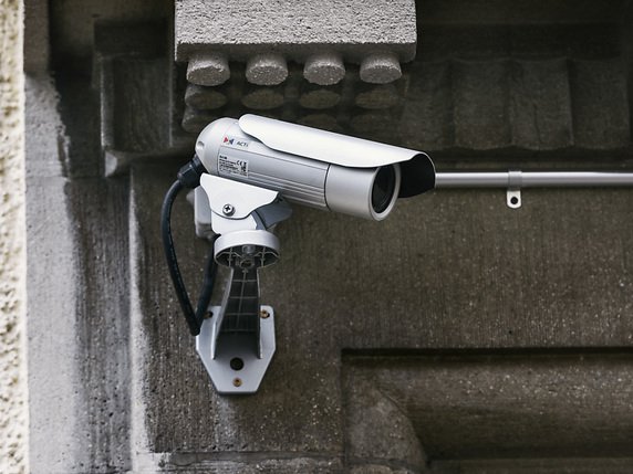 Les premières caméras de surveillance seront installées dans le quartier touristique de Copacabana pour carnaval (archives). © KEYSTONE/CHRISTIAN BEUTLER