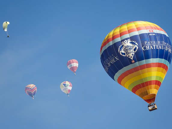 Pour la première fois, des éco-ballons participeront à une épreuve à Château d'Oex (photo d'illsutration). © KEYSTONE/VALENTIN FLAURAUD