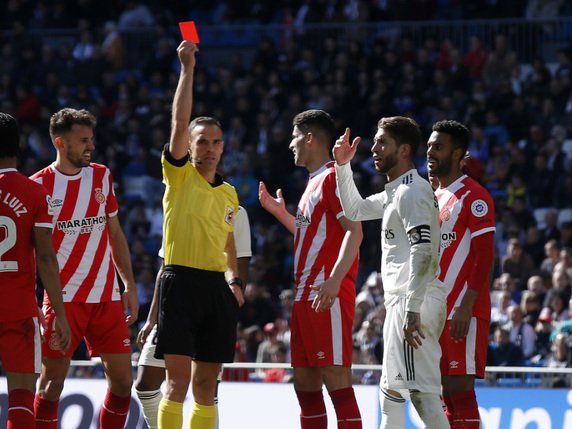 Sergio Ramos a vu rouge lors d'un match perdu par le Real face à Gérone © KEYSTONE/AP/ANDREA COMAS