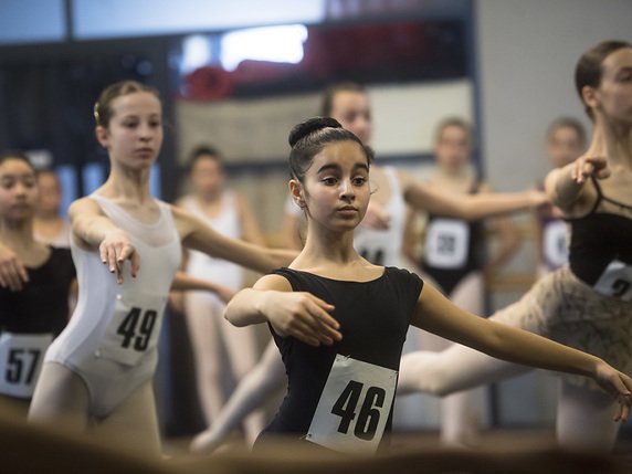 L’Académie des Ballets du Théâtre Bolschoï de Moscou a choisi Lugano pour la sélection de nouveaux talents en vue de ses stages d’été. © Keystone/KEYSTONE/TI-PRESS/ALESSANDRO CRINARI