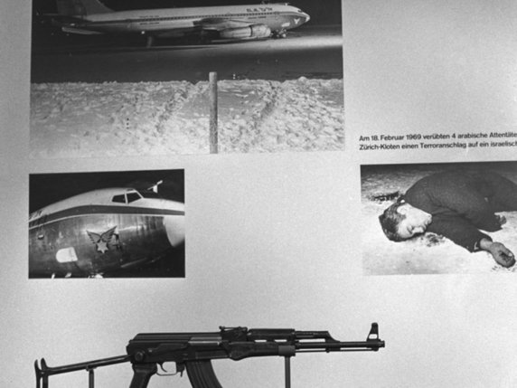 L'une des deux Kalachnikovs utilisées, exposées au musée de la police cantonale zurichoise (archives). © Keystone/PHOTOPRESS-ARCHIV/KLOSE