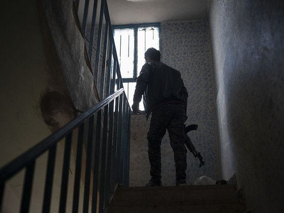 Les FDS sont accusées comme les djihadistes de l'Etat islamique (EI) de retenir des civils. © KEYSTONE/AP/FELIPE DANA