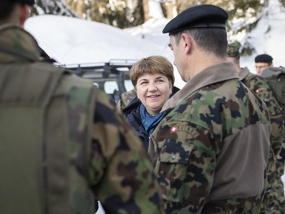 La nouvelle ministre de la défense Viola Amherd devra défendre devant le Parlement son premier message sur l'armée (archives). © KEYSTONE/ENNIO LEANZA