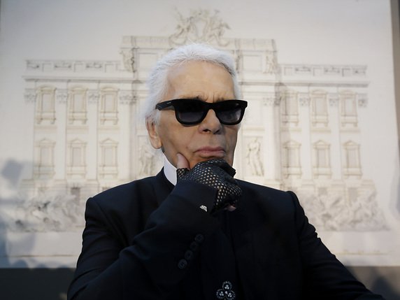 Les cendres de Karl Lagerfeld retrouveront celles du plus grand amour de sa vie (Archives). © KEYSTONE/AP/GREGORIO BORGIA