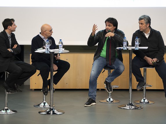 Raffaele Poli, Christian Binggeli, Christian Constantin et Constantin Georges en plein débat © KEYSTONE/ANTHONY ANEX