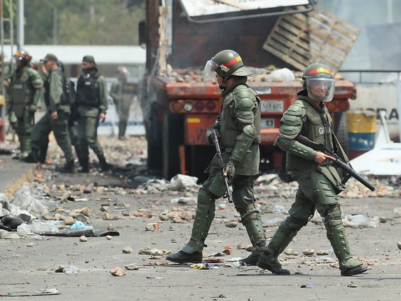 L'opposant vénézuélien Juan Guaido a promis l'amnistie aux soldats vénézuéliens qui déserteraient. © KEYSTONE/EPA EFE/MAURICIO DUENAS CASTANEDA