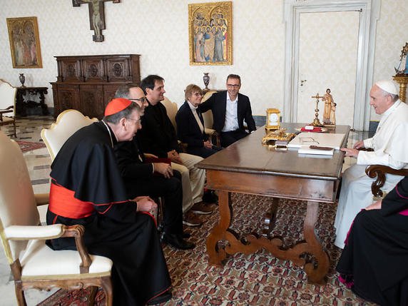 Des victimes suisses d'abus sexuels dans le milieu ecclésiastique ont rencontré le pape François en personne au Vatican. © Vatican Media