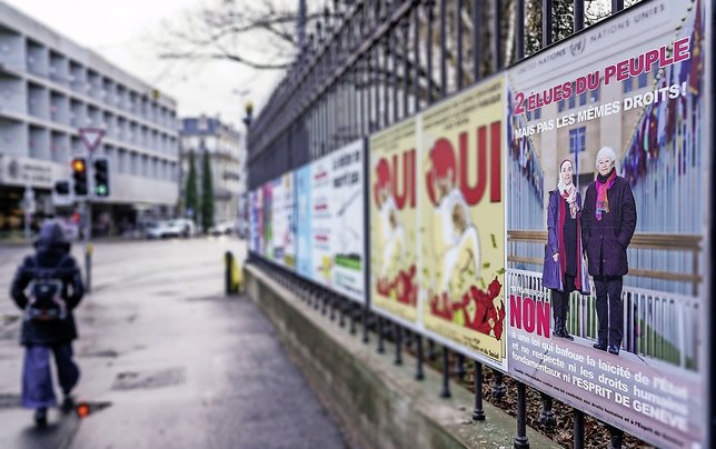 Les référendaires estiment que la loi sur la laïcité vise les femmes musulmanes de manière discriminatoire.  © Jean-Patrick Di Silvestro/Le Courrier