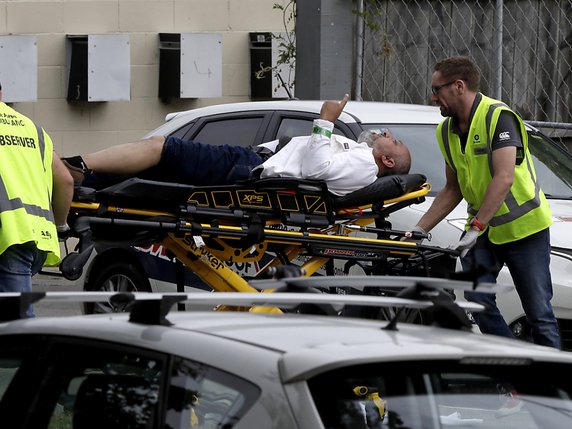 Quarante-neuf personnes ont été tuées pendant la prière du vendredi dans des attaques contre deux mosquées de la ville néo-zélandaise de Christchurch. © KEYSTONE/AP/MARK BAKER