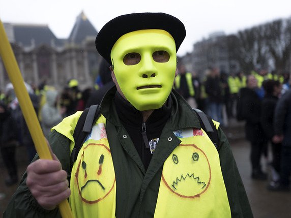 "L'ultimatum" comme ont nommé les "gilets jaunes" leur acte 18 aura son épicentre à Paris. Les figures du mouvement ont appelé leurs compatriotes à les rejoindre dans la capitale (archives). © KEYSTONE/AP/MICHEL SPINGLER