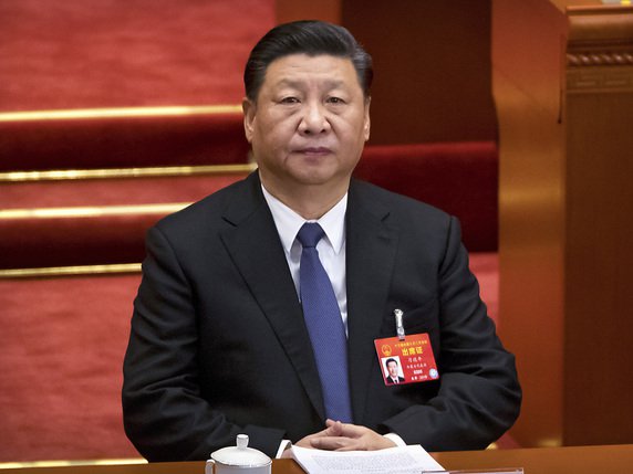 Le président Xi a lancé un avertissement ferme aux écoles à l'approche du 30e anniversaire de la répression de Tiananmen . © KEYSTONE/AP/MARK SCHIEFELBEIN